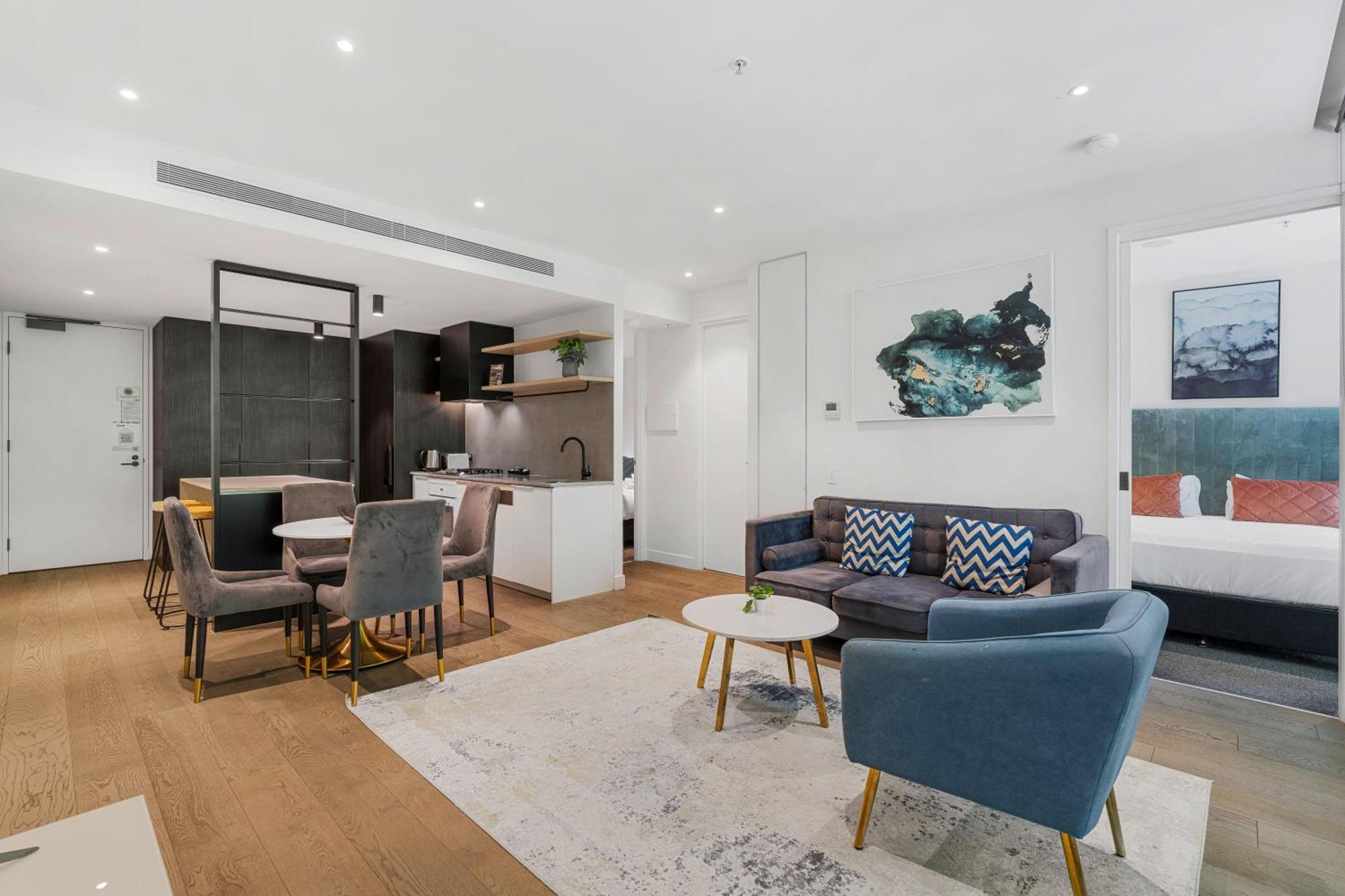 The Eminence Apartments By Cllix — Photos 1